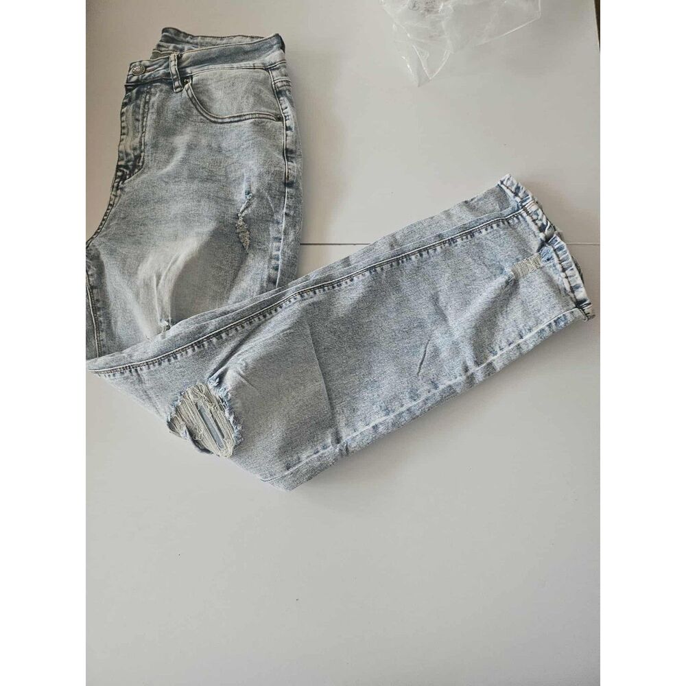 Women’s Distressed Straight Leg Jeans Medium Light Acid Wash High Rise NWT